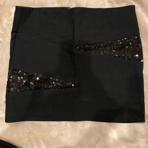 Black skirt with sequins